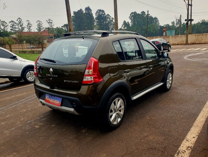 RENAULT SANDERO 1.6 STEPWAY 16V 2014/2014 CRUZEIRO MULTIMARCAS CRUZEIRO DO SUL / Carros no Vale