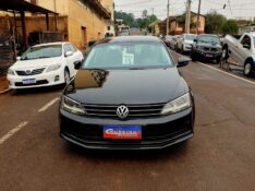 VOLKSWAGEN JETTA 2.0 COMFORTLINE 2014/2015 CRUZEIRO MULTIMARCAS CRUZEIRO DO SUL / Carros no Vale