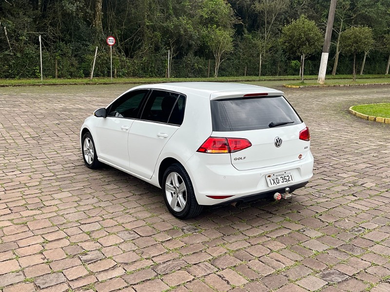 VOLKSWAGEN GOLF 1.6 MSI COMFORTLINE 16V 2015/2016 BOSCO AUTOMÓVEIS GUAPORÉ / Carros no Vale