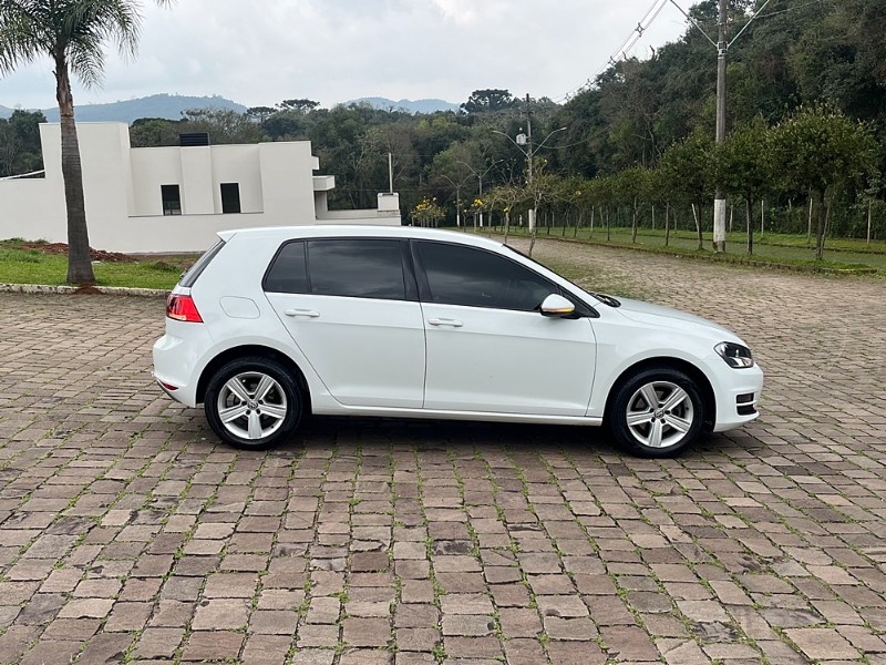 VOLKSWAGEN GOLF 1.6 MSI COMFORTLINE 16V 2015/2016 BOSCO AUTOMÓVEIS GUAPORÉ / Carros no Vale