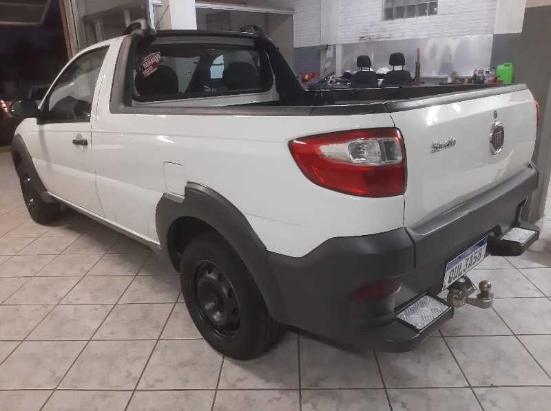 FIAT STRADA 1.4 HARD WORKING 2020 2019/2020 RENAUTO VEÍCULOS LAJEADO / Carros no Vale