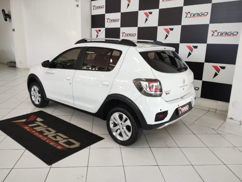 RENAULT SANDERO 1.6 STEPWAY 8V FLEX 4P MANUAL 2019/2019 TIAGO AUTOMÓVEIS VENÂNCIO AIRES / Carros no Vale