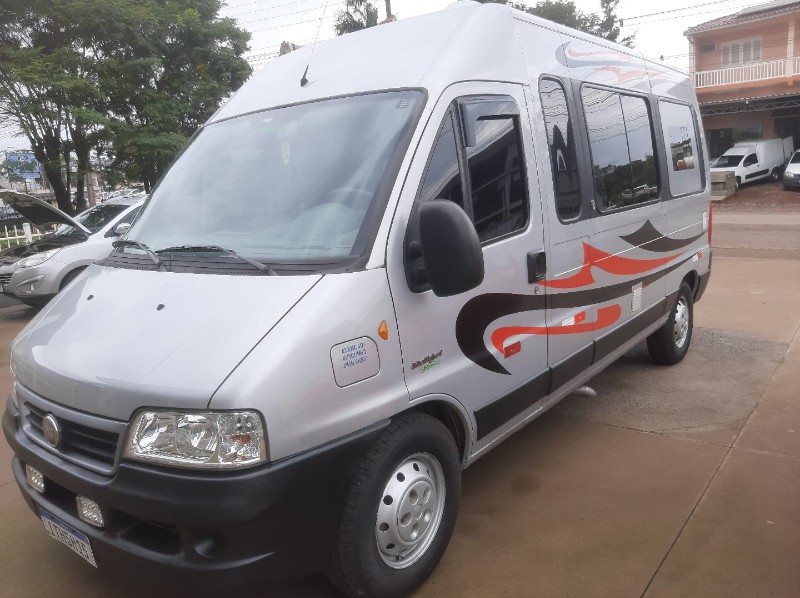 FIAT DUCATO 2.3 MINIBUS TETO ALTO 8V 2012/2013 RENAUTO VEÍCULOS LAJEADO / Carros no Vale