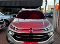 FIAT TORO 2.0 16V TURBO DIESEL VOLCANO 4WD 2017/2018 JM AUTOMÓVEIS VENÂNCIO AIRES / Carros no Vale