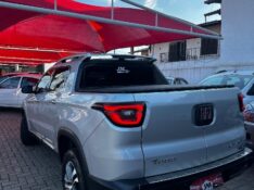 FIAT TORO 2.0 16V TURBO DIESEL VOLCANO 4WD 2017/2018 JM AUTOMÓVEIS VENÂNCIO AIRES / Carros no Vale