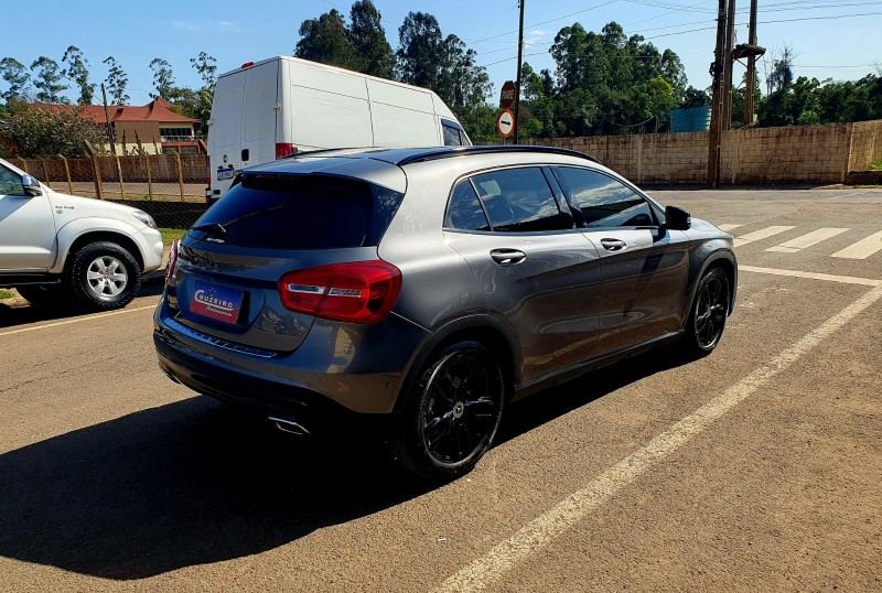 MERCEDES-BENZ GLA 200 ADVANCE 1.6 TURBO 2014/2015 CRUZEIRO MULTIMARCAS CRUZEIRO DO SUL / Carros no Vale