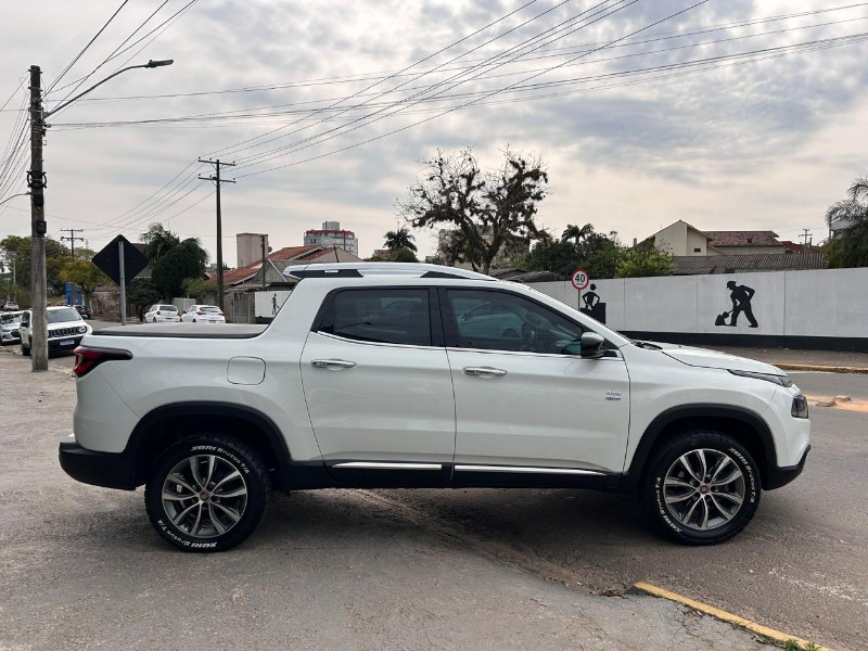 FIAT TORO 2.0 16V TURBO DIESEL VOLCANO 4WD AUTOMÁTICO 2018/2019 LS MULTIMARCAS VENÂNCIO AIRES / Carros no Vale