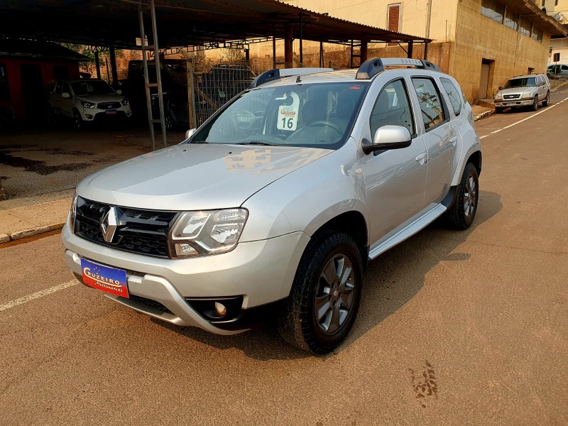 RENAULT DUSTER 1.6 DYNAMIQUE 2016/2016 CRUZEIRO MULTIMARCAS CRUZEIRO DO SUL / Carros no Vale