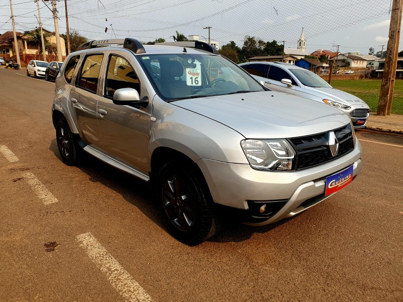 RENAULT DUSTER 1.6 DYNAMIQUE 2016/2016 CRUZEIRO MULTIMARCAS CRUZEIRO DO SUL / Carros no Vale