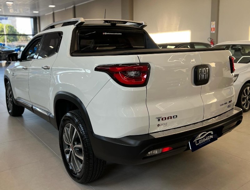 FIAT TORO 2.0 VOLCANO 4X4 2019/2019 LEHMEN VEÍCULOS VENÂNCIO AIRES / Carros no Vale