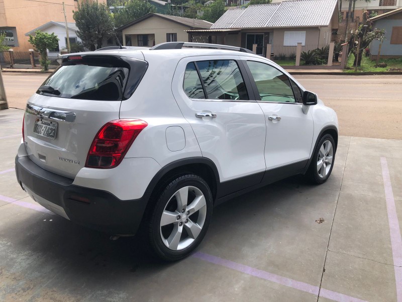 CHEVROLET TRACKER 1.8 MPFI LTZ 4X2 16V 2014/2014 CATTO VEÍCULOS ARROIO DO MEIO / Carros no Vale