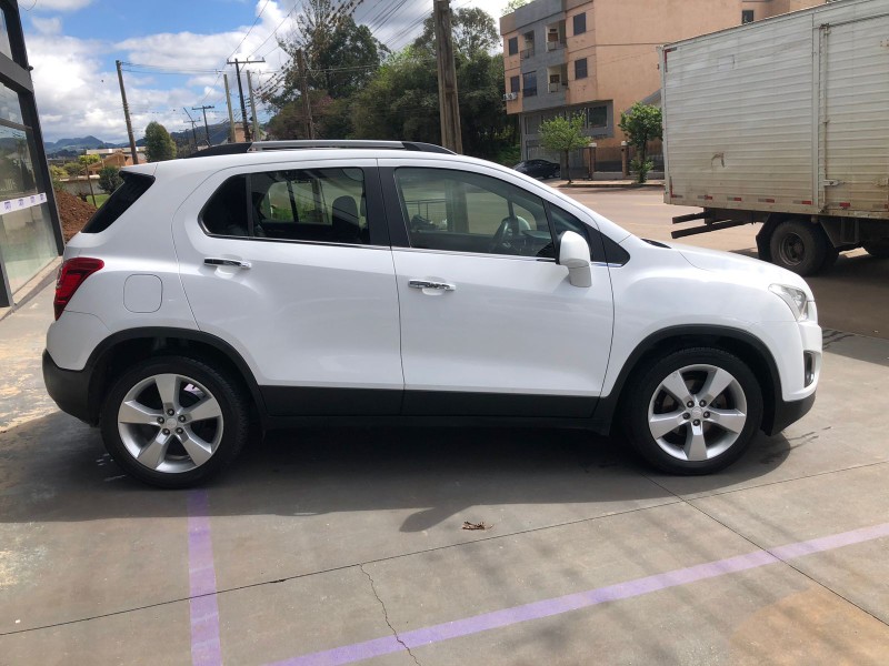 CHEVROLET TRACKER 1.8 MPFI LTZ 4X2 16V 2014/2014 CATTO VEÍCULOS ARROIO DO MEIO / Carros no Vale