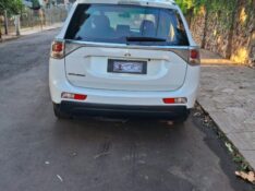 MITSUBISHI OUTLANDER 2.0 16V 2015/2015 STOPCAR MULTIMARCAS ESTRELA / Carros no Vale