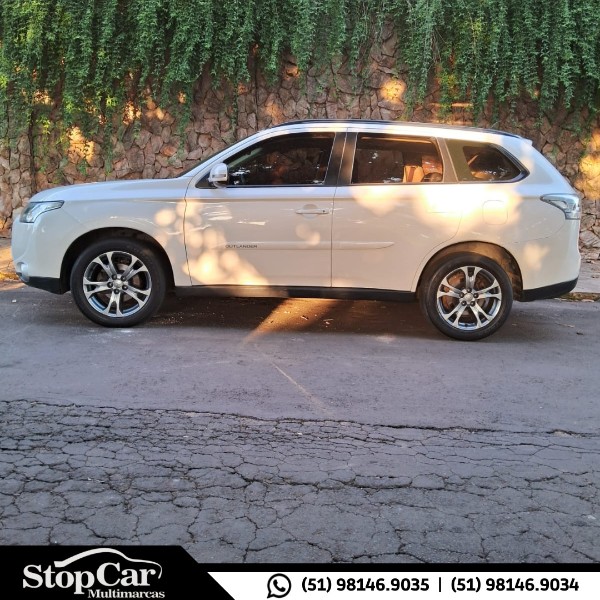 MITSUBISHI OUTLANDER 2.0 16V 2015/2015 STOPCAR MULTIMARCAS ESTRELA / Carros no Vale