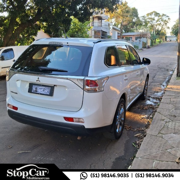 MITSUBISHI OUTLANDER 2.0 16V 2015/2015 STOPCAR MULTIMARCAS ESTRELA / Carros no Vale