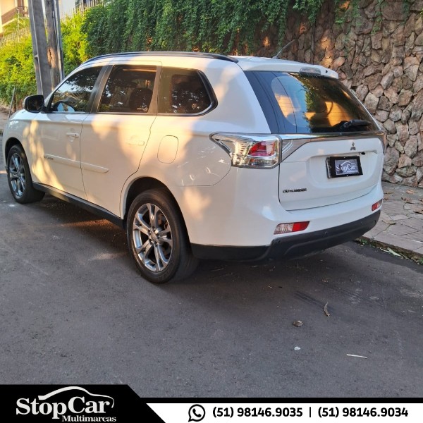 MITSUBISHI OUTLANDER 2.0 16V 2015/2015 STOPCAR MULTIMARCAS ESTRELA / Carros no Vale