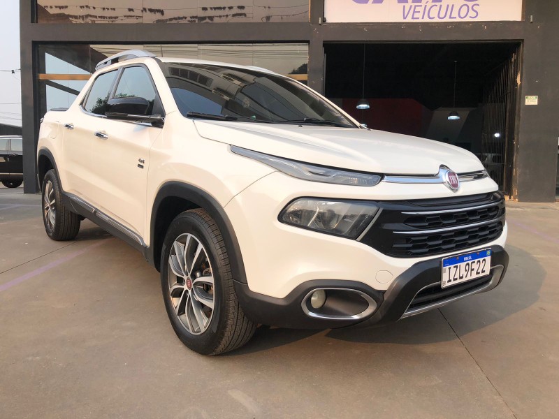 FIAT TORO 2.0 16V TURBO DIESEL VOLCANO 4WD AT9 2020/2020 CATTO VEÍCULOS ARROIO DO MEIO / Carros no Vale