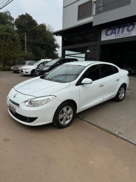 RENAULT FLUENCE 2.0 DYNAMIQUE 16V FLEX 4P AUTOMÁTICO 2012/2012 CATTO VEÍCULOS ARROIO DO MEIO / Carros no Vale