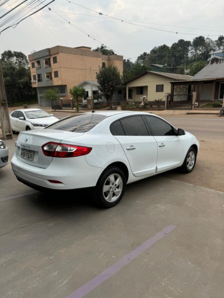 RENAULT FLUENCE 2.0 DYNAMIQUE 16V FLEX 4P AUTOMÁTICO 2012/2012 CATTO VEÍCULOS ARROIO DO MEIO / Carros no Vale