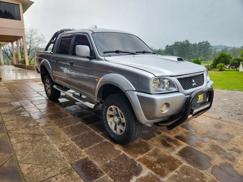 MITSUBISHI L200 2.5 SPORT HPE 4X4 CD 8V TURBO INTERCOOLER 2006/2006 TS VEÍCULOS ANTA GORDA / Carros no Vale