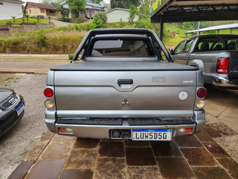 MITSUBISHI L200 2.5 SPORT HPE 4X4 CD 8V TURBO INTERCOOLER 2006/2006 TS VEÍCULOS ANTA GORDA / Carros no Vale