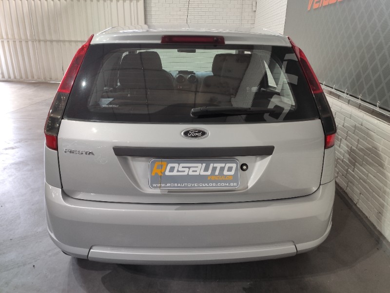 FORD FIESTA SE 1.0 2014/2014 ROSAUTO VEÍCULOS VENÂNCIO AIRES / Carros no Vale