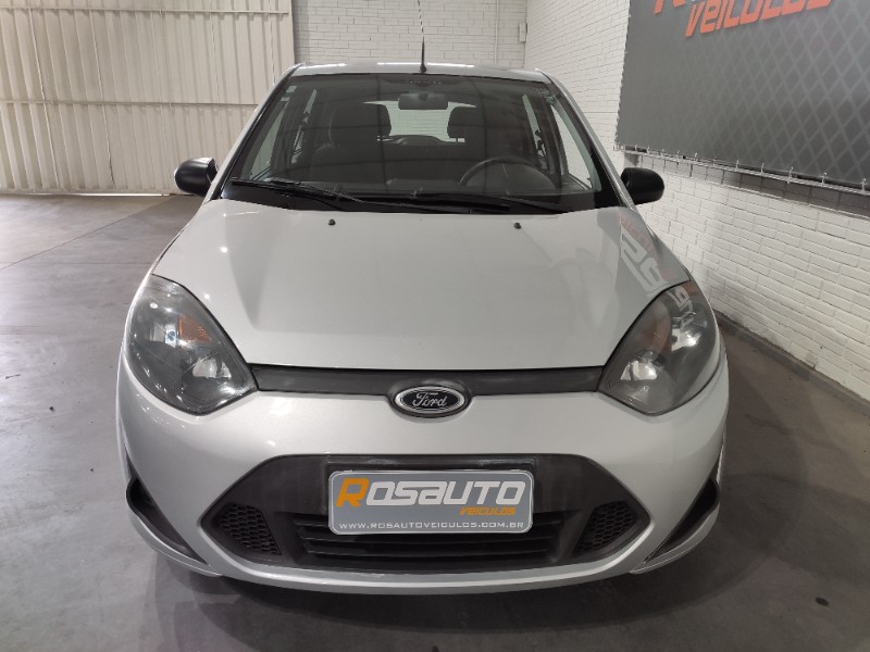 FORD FIESTA SE 1.0 2014/2014 ROSAUTO VEÍCULOS VENÂNCIO AIRES / Carros no Vale