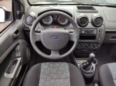 FORD FIESTA SE 1.0 2014/2014 ROSAUTO VEÍCULOS VENÂNCIO AIRES / Carros no Vale