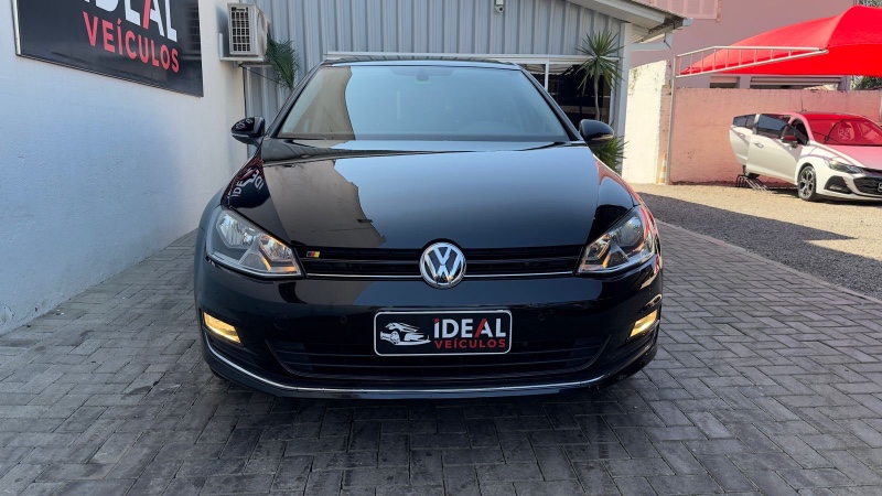 VOLKSWAGEN GOLF 1.4 HIGHLINE TSI /2014 IDEAL VEÍCULOS LAJEADO / Carros no Vale