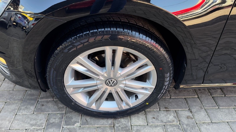 VOLKSWAGEN GOLF 1.4 HIGHLINE TSI /2014 IDEAL VEÍCULOS LAJEADO / Carros no Vale