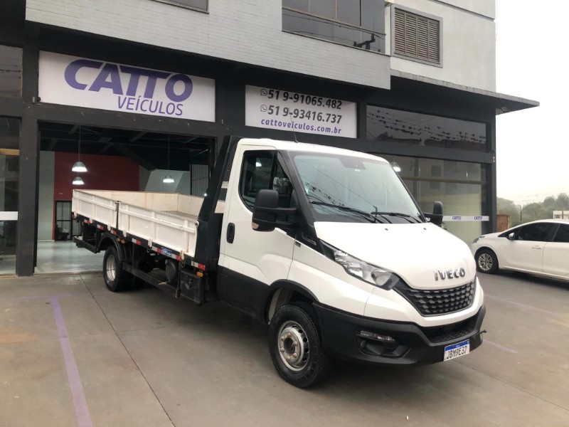 IVECO CAMINHÕES IVECO DAILY 70C17 HD CS 2022/2022 CATTO VEÍCULOS ARROIO DO MEIO / Carros no Vale