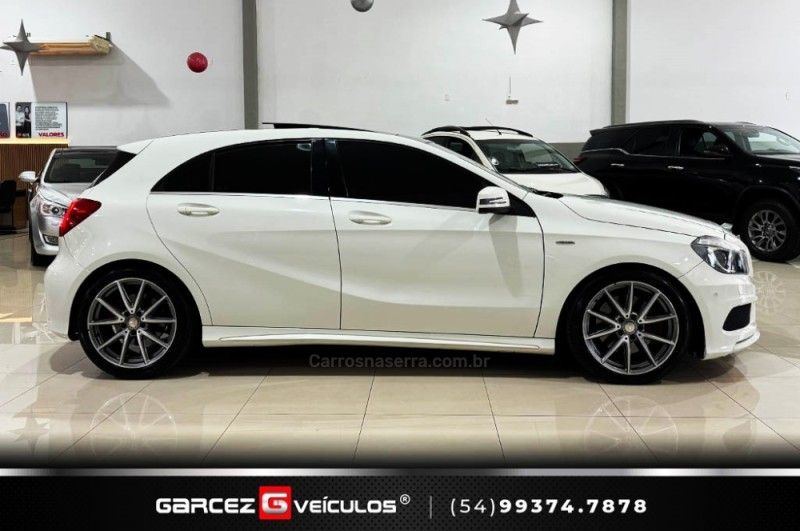 MERCEDES-BENZ A 250 2.0 SPORT TURBO AUTOMATIZADO 2014/2015 GARCEZ VEÍCULOS BENTO GONÇALVES / Carros no Vale