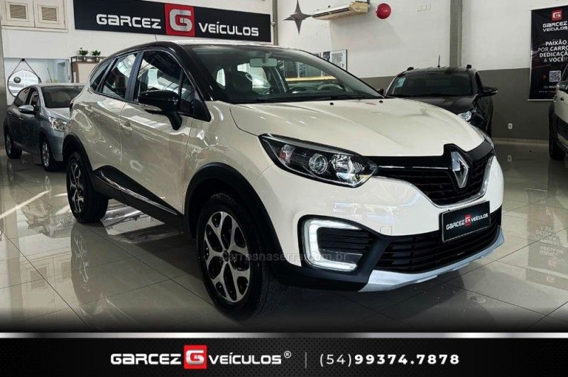 RENAULT CAPTUR 1.6 16V SCE ZEN 2017/2018 GARCEZ VEÍCULOS BENTO GONÇALVES / Carros no Vale