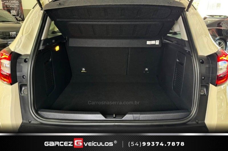 RENAULT CAPTUR 1.6 16V SCE ZEN 2017/2018 GARCEZ VEÍCULOS BENTO GONÇALVES / Carros no Vale