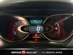 RENAULT CAPTUR 1.6 16V SCE ZEN 2017/2018 GARCEZ VEÍCULOS BENTO GONÇALVES / Carros no Vale