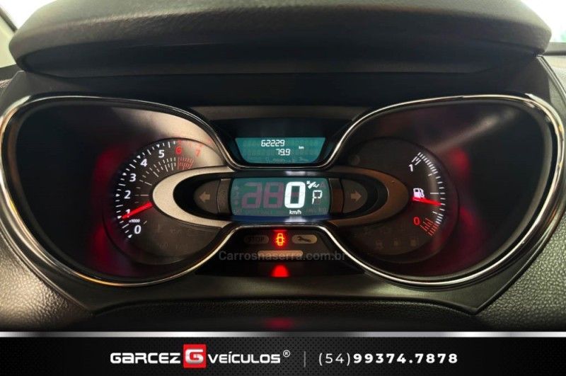 RENAULT CAPTUR 1.6 16V SCE ZEN 2017/2018 GARCEZ VEÍCULOS BENTO GONÇALVES / Carros no Vale