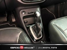 RENAULT CAPTUR 1.6 16V SCE ZEN 2017/2018 GARCEZ VEÍCULOS BENTO GONÇALVES / Carros no Vale