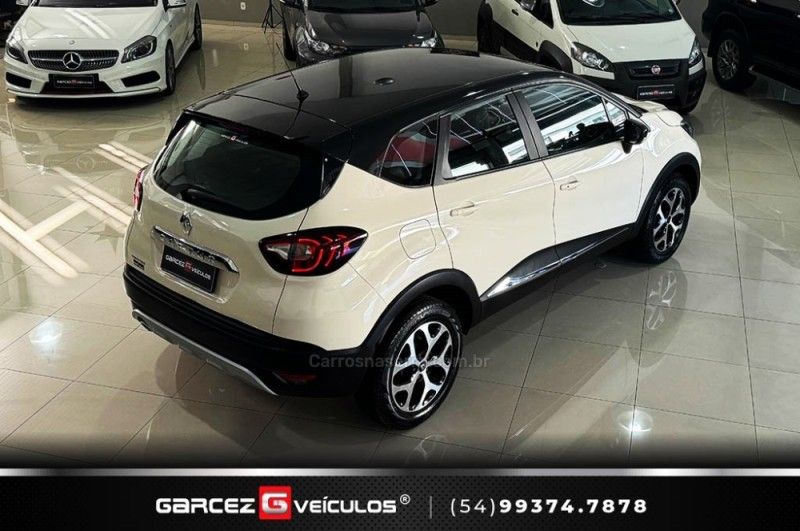 RENAULT CAPTUR 1.6 16V SCE ZEN 2017/2018 GARCEZ VEÍCULOS BENTO GONÇALVES / Carros no Vale