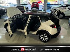 RENAULT CAPTUR 1.6 16V SCE ZEN 2017/2018 GARCEZ VEÍCULOS BENTO GONÇALVES / Carros no Vale