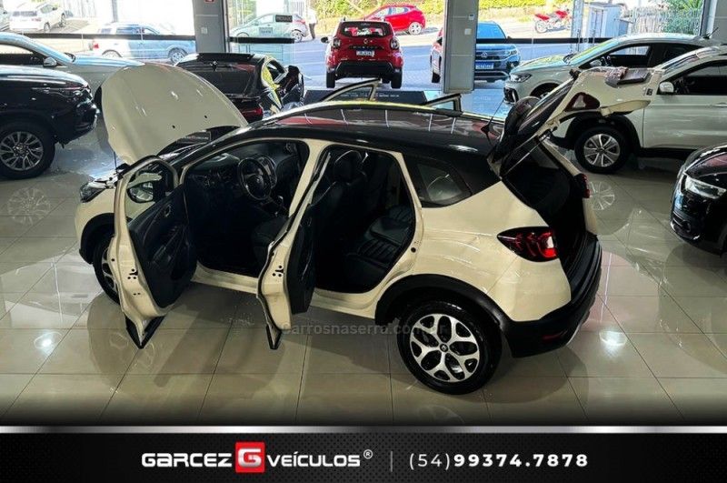 RENAULT CAPTUR 1.6 16V SCE ZEN 2017/2018 GARCEZ VEÍCULOS BENTO GONÇALVES / Carros no Vale