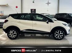 RENAULT CAPTUR 1.6 16V SCE ZEN 2017/2018 GARCEZ VEÍCULOS BENTO GONÇALVES / Carros no Vale