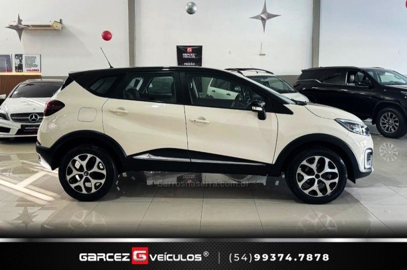 RENAULT CAPTUR 1.6 16V SCE ZEN 2017/2018 GARCEZ VEÍCULOS BENTO GONÇALVES / Carros no Vale