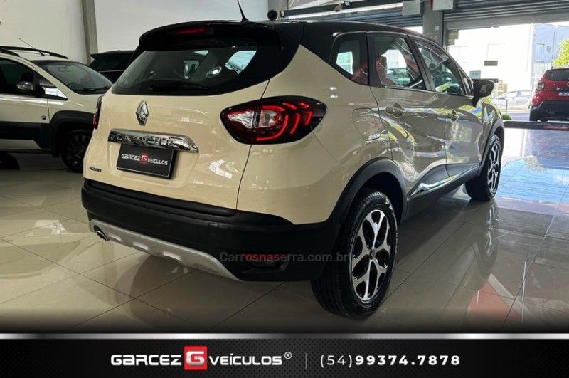 RENAULT CAPTUR 1.6 16V SCE ZEN 2017/2018 GARCEZ VEÍCULOS BENTO GONÇALVES / Carros no Vale