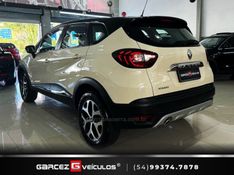 RENAULT CAPTUR 1.6 16V SCE ZEN 2017/2018 GARCEZ VEÍCULOS BENTO GONÇALVES / Carros no Vale