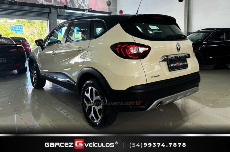 RENAULT CAPTUR 1.6 16V SCE ZEN 2017/2018 GARCEZ VEÍCULOS BENTO GONÇALVES / Carros no Vale