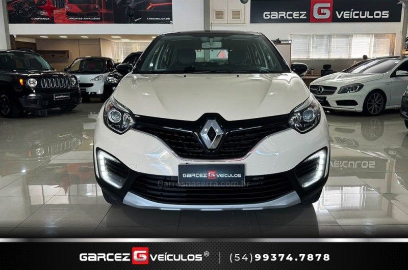 RENAULT CAPTUR 1.6 16V SCE ZEN 2017/2018 GARCEZ VEÍCULOS BENTO GONÇALVES / Carros no Vale