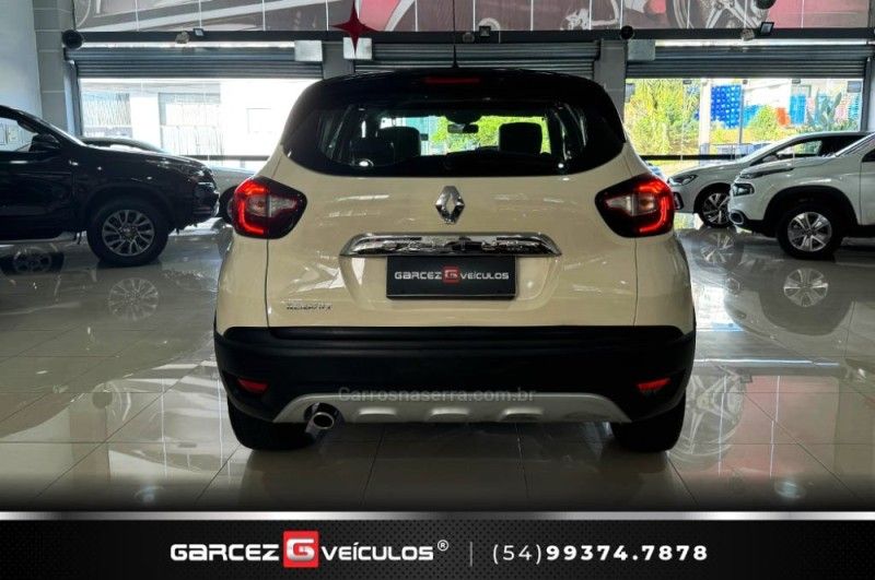 RENAULT CAPTUR 1.6 16V SCE ZEN 2017/2018 GARCEZ VEÍCULOS BENTO GONÇALVES / Carros no Vale