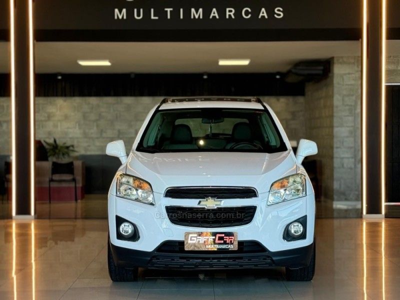 CHEVROLET TRACKER 1.8 MPFI LTZ 4X2 16V 2014/2015 GRIFFCAR MULTIMARCAS DOIS IRMÃOS / Carros no Vale