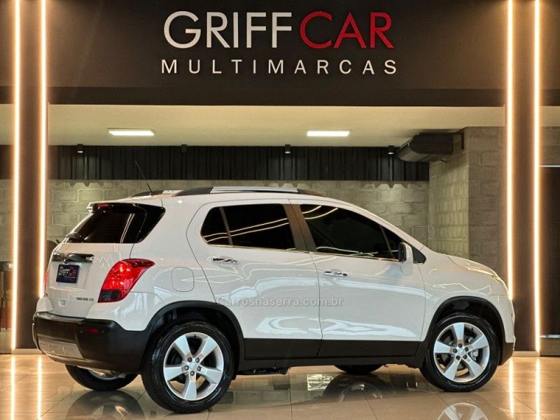 CHEVROLET TRACKER 1.8 MPFI LTZ 4X2 16V 2013/2014 GRIFFCAR MULTIMARCAS DOIS IRMÃOS / Carros no Vale