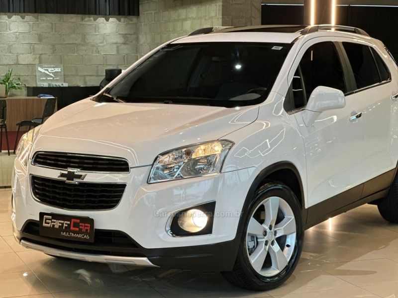 CHEVROLET TRACKER 1.8 MPFI LTZ 4X2 16V 2013/2014 GRIFFCAR MULTIMARCAS DOIS IRMÃOS / Carros no Vale